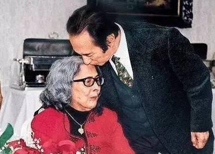 2004新澳門天天開好彩大全正版——全面解析與回顧，澳門彩票解析與回顧，2004年天天好彩正版大全