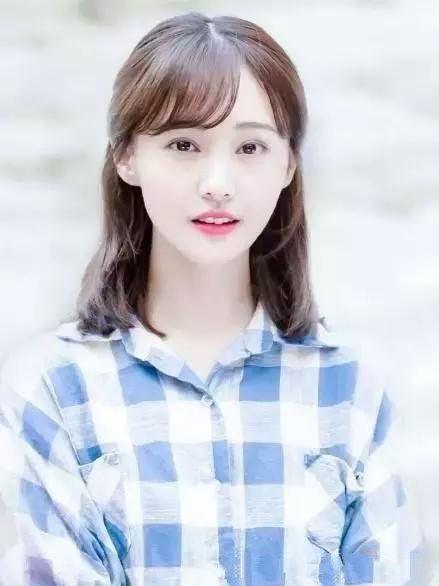 鄭爽最新照片曝光，2024年的風采依舊迷人，鄭爽最新照片曝光，2024年風采依舊迷人亮眼