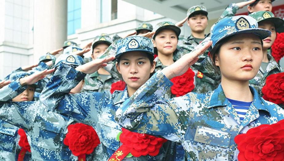 女兵要求，新時(shí)代下的挑戰(zhàn)與機(jī)遇，新時(shí)代女兵面臨挑戰(zhàn)與機(jī)遇的雙重考驗(yàn)，女性士兵的要求與成長(zhǎng)之路