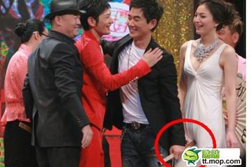 明星出丑事件，深度解析背后的原因與影響，明星出丑事件背后的原因與影響深度解析