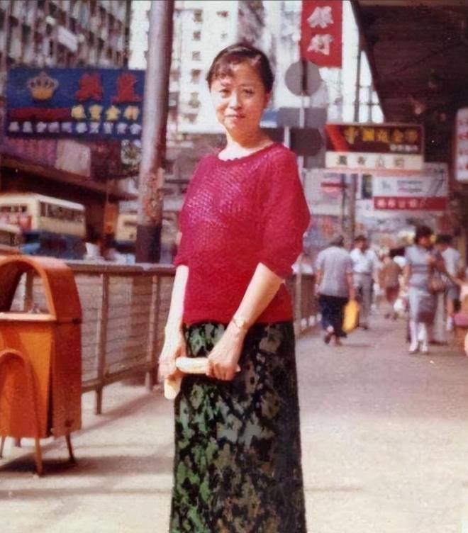 張少華個(gè)人資料及其丈夫，深度解析，張少華個(gè)人生活揭秘，丈夫身份深度解析與生平概覽