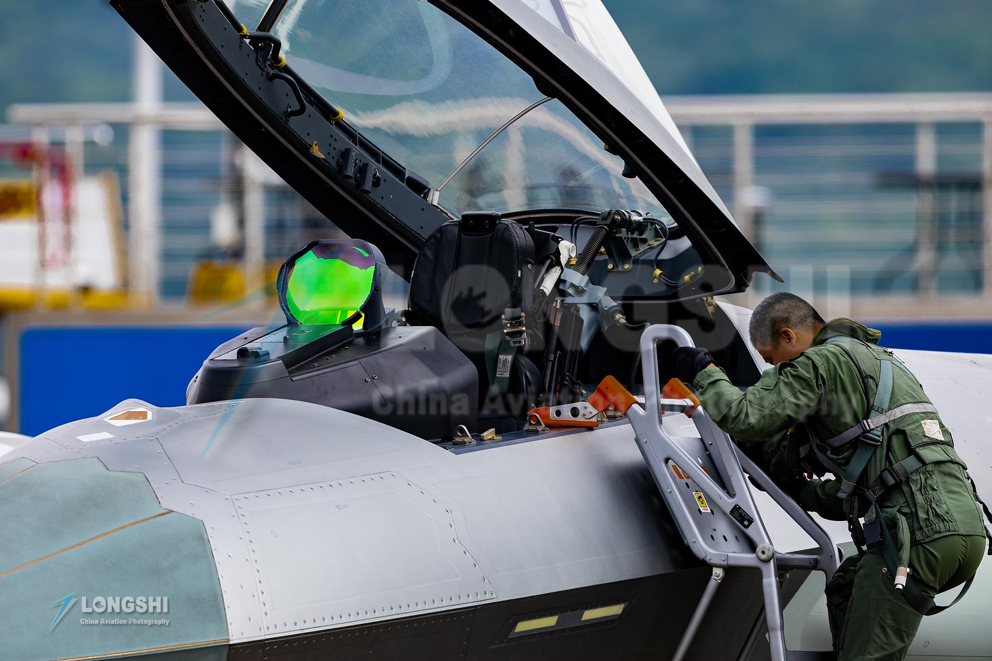 中國(guó)空軍殲-20，探索未來(lái)空戰(zhàn)的主力先鋒，中國(guó)空軍殲-20，未來(lái)空戰(zhàn)先鋒主力