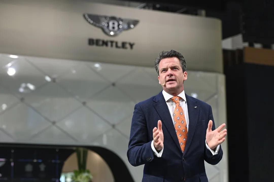 澳門天天開馬結(jié)果出來318期，揭秘賽馬文化魅力與彩票樂趣，澳門賽馬彩票揭秘，第318期結(jié)果揭曉與賽馬文化魅力探尋