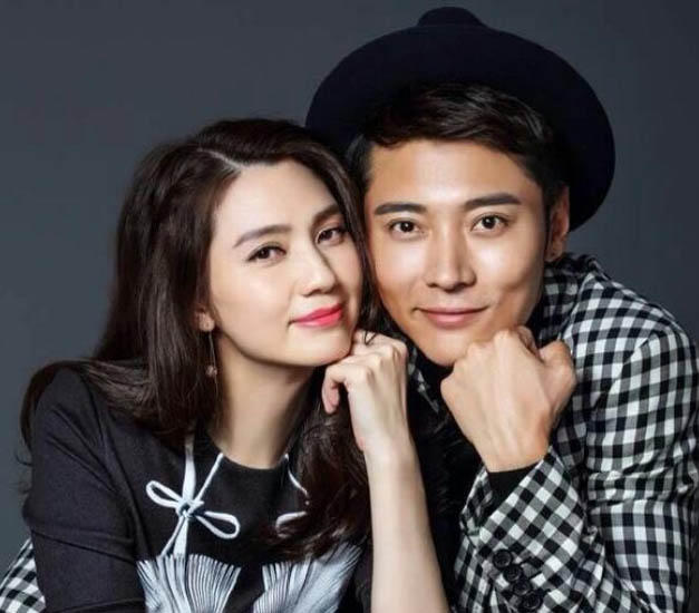 洪欣張丹峰最新現(xiàn)狀，演藝事業(yè)蓬勃發(fā)展，家庭生活幸福滿滿，洪欣張丹峰現(xiàn)狀，事業(yè)家庭雙豐收，幸福滿滿