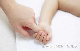 孕婦臨產(chǎn)前三天的重要癥狀與體征，了解并做好準(zhǔn)備，孕婦臨產(chǎn)前三天的重要體征與癥狀解析，做好準(zhǔn)備迎接新生命