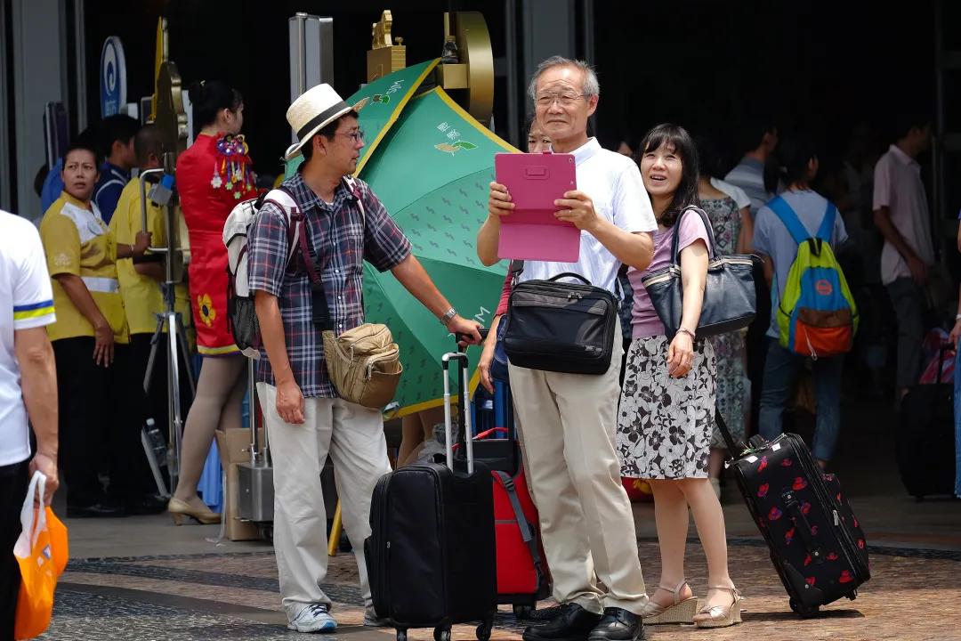 澳門242最快開獎(jiǎng)結(jié)果，揭秘彩票背后的秘密，澳門彩票開獎(jiǎng)結(jié)果揭秘，探尋背后的秘密與最新開獎(jiǎng)動(dòng)態(tài)