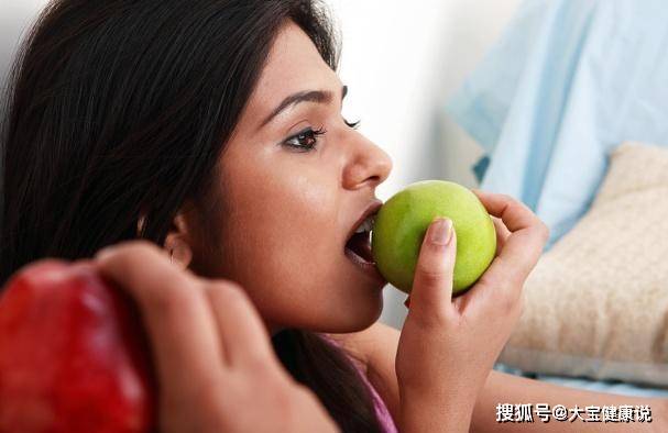 吃蘋果的三個最佳時間——健康生活從細節(jié)開始，吃蘋果的三個最佳時段，細節(jié)決定健康生活的開啟