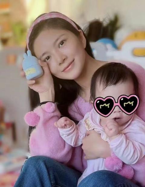 王燦女個人簡歷，揭秘生平與成就，王燦女士生平、成就揭秘，個人簡歷一覽