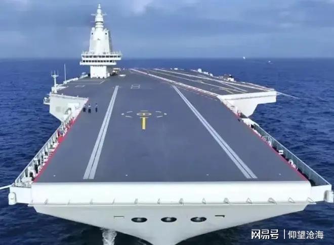 中國(guó)第四艘航母即將來(lái)臨，揭示未來(lái)海上力量的新篇章，中國(guó)第四艘航母亮相，開(kāi)啟海上力量新篇章