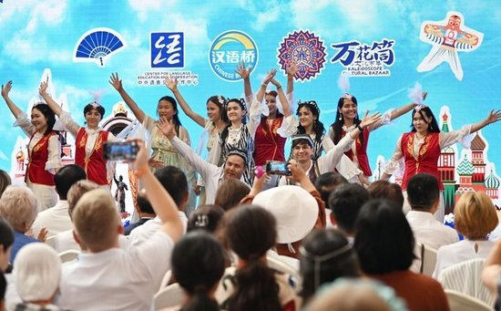 新澳門正版免費(fèi)資料查詢方法與技巧，澳門正版免費(fèi)資料查詢方法與技巧解析