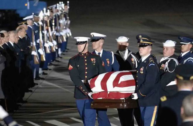 上將退休工資八十萬(wàn)，解析與探討，上將退休工資八十萬(wàn)，深度解析與探討