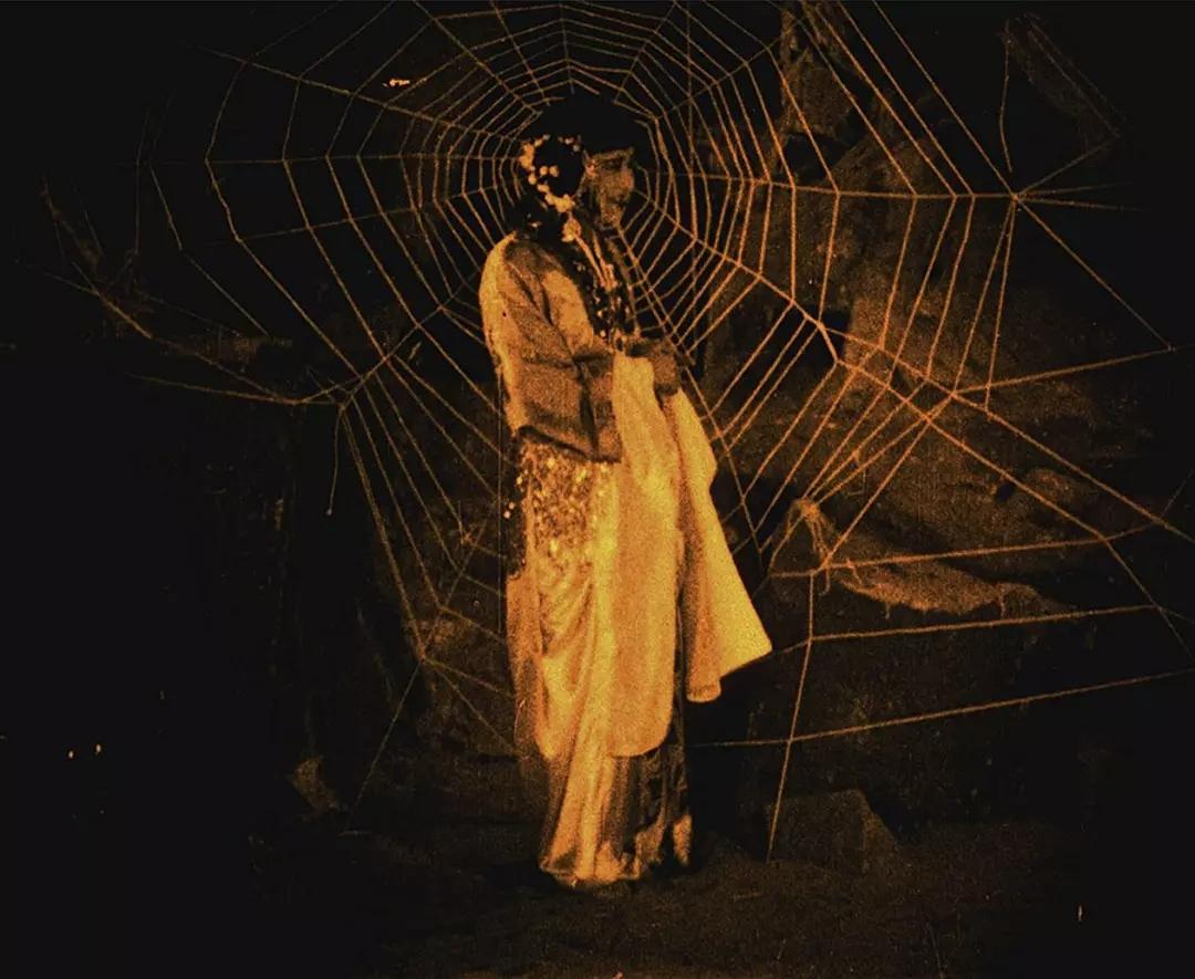 中國(guó)女明星第一名是誰——探尋中國(guó)影視歌壇的璀璨明珠，探尋中國(guó)影視歌壇的璀璨明珠，中國(guó)女明星排名第一是誰？