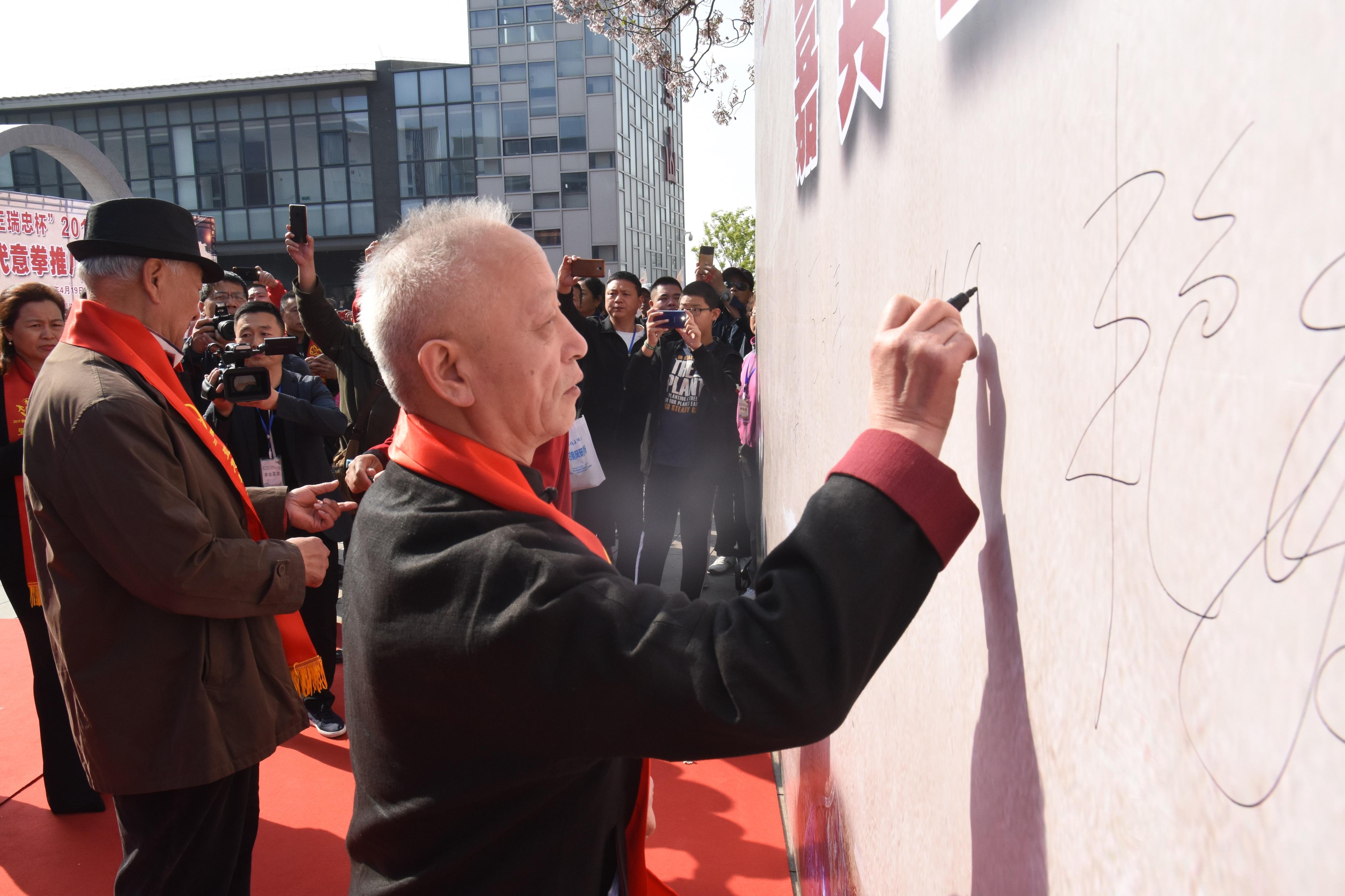 王中王論壇香港一肖一馬，深度解析與SEO優(yōu)化策略，王中王論壇香港一肖一馬，深度解析與SEO優(yōu)化策略探討